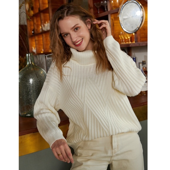 Off White Textured Turtleneck Pullover Sweater - Picture 12 of 14